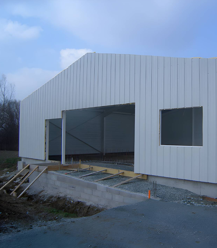 Construction de bâtiment industriel avec bardage métallique par ABC du Bâtiment